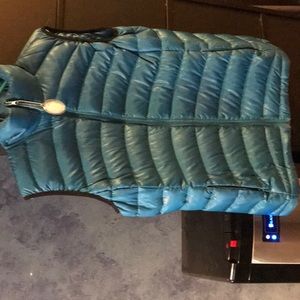 Bluish green ice burg vest